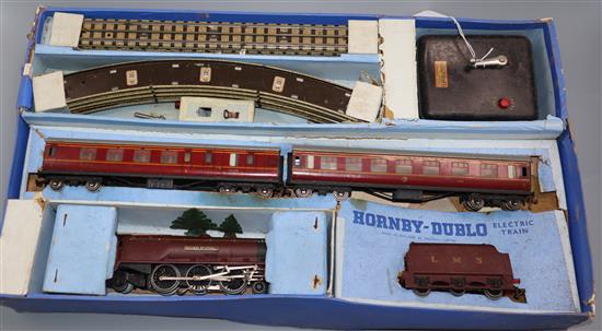 A Hornby Dublo Duchess of Atholl train set (EDP2) boxed